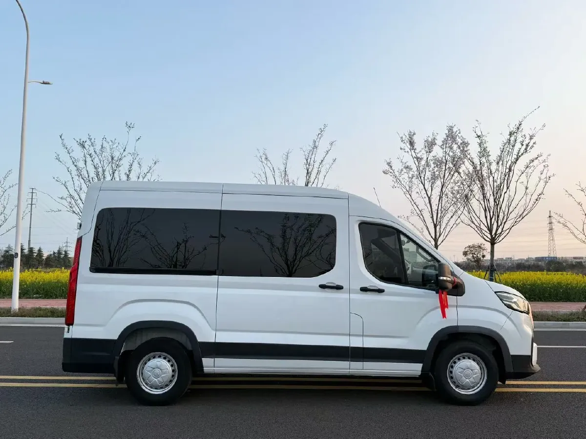 2022 Foton Scenery G9 2.4L 160HP L4 5MT,autocango,china used car exporter,china ev exporter,chinese used car exporter,chinese used ev exporter