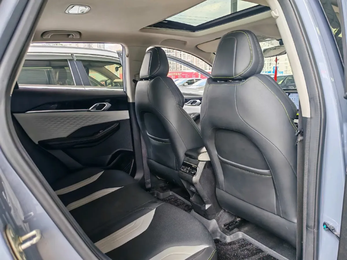 2022 Geely Coolray 1.5T 181HP L4 7DCT,autocango,china used car exporter,china ev exporter,chinese used car exporter,chinese used ev exporter