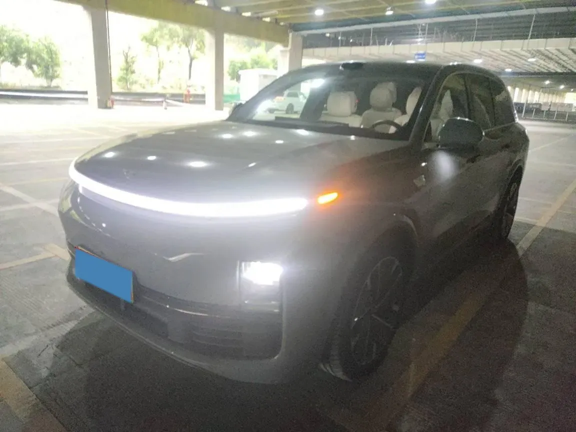 2025 Li L8 Range Extended 154HP REEV,autocango,china used car exporter,china ev exporter,chinese used car exporter,chinese used ev exporter