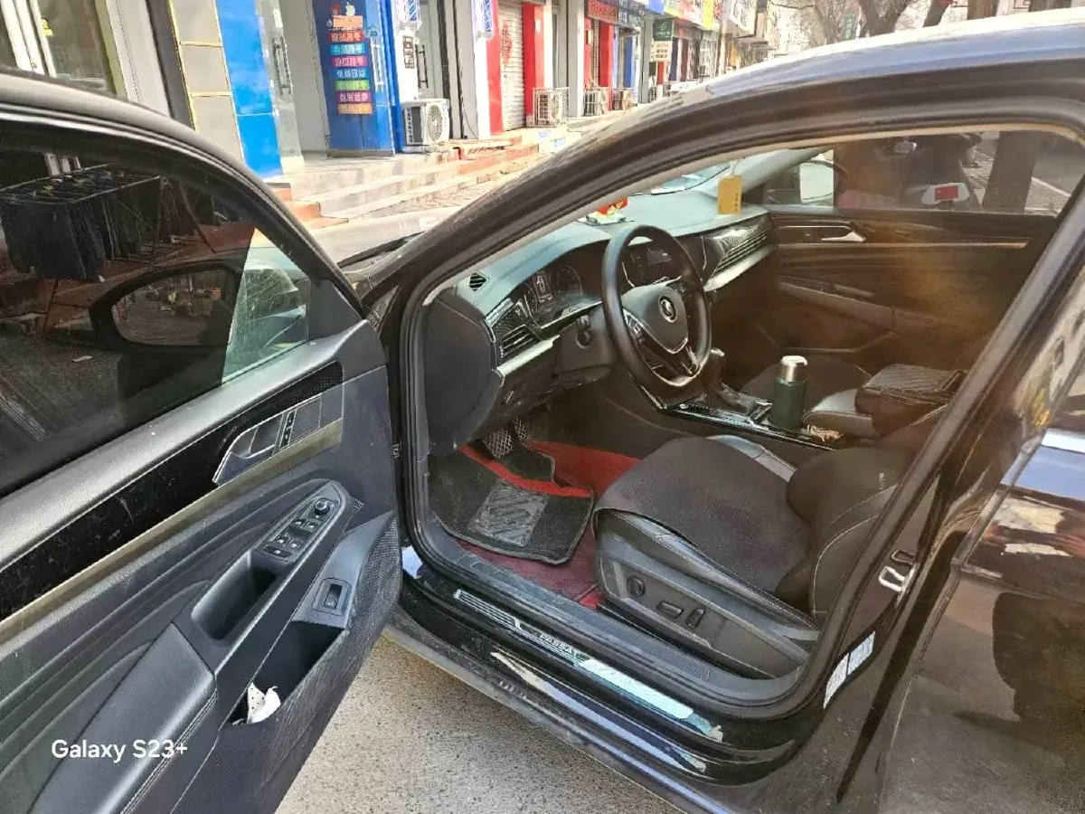 2020 Volkswagen Passat 2.0T 186HP L4 7DCT,autocango,china used car exporter,china ev exporter,chinese used car exporter,chinese used ev exporter