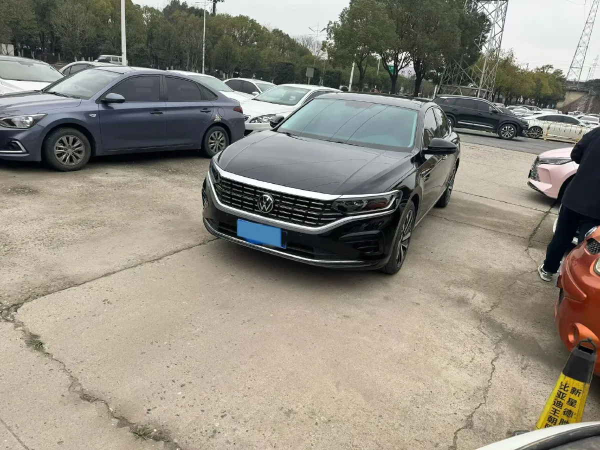 2023 Volkswagen Passat 2.0T 186HP L4 7DCT,autocango,china used car exporter,china ev exporter,chinese used car exporter,chinese used ev exporter