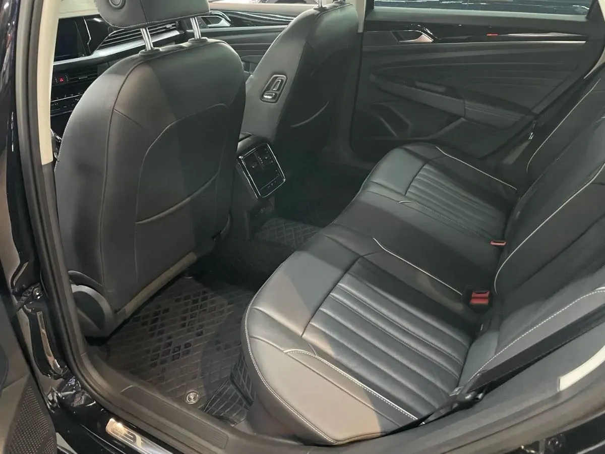 2023 Volkswagen Passat 2.0T 186HP L4 7DCT,autocango,china used car exporter,china ev exporter,chinese used car exporter,chinese used ev exporter