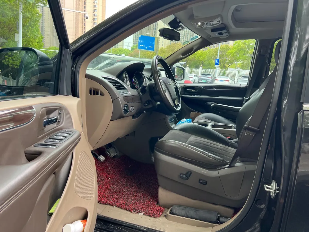 2013 Chrysler Pacifica 3.6L 283HP V6 6AT,autocango,china used car exporter,china ev exporter,chinese used car exporter,chinese used ev exporter