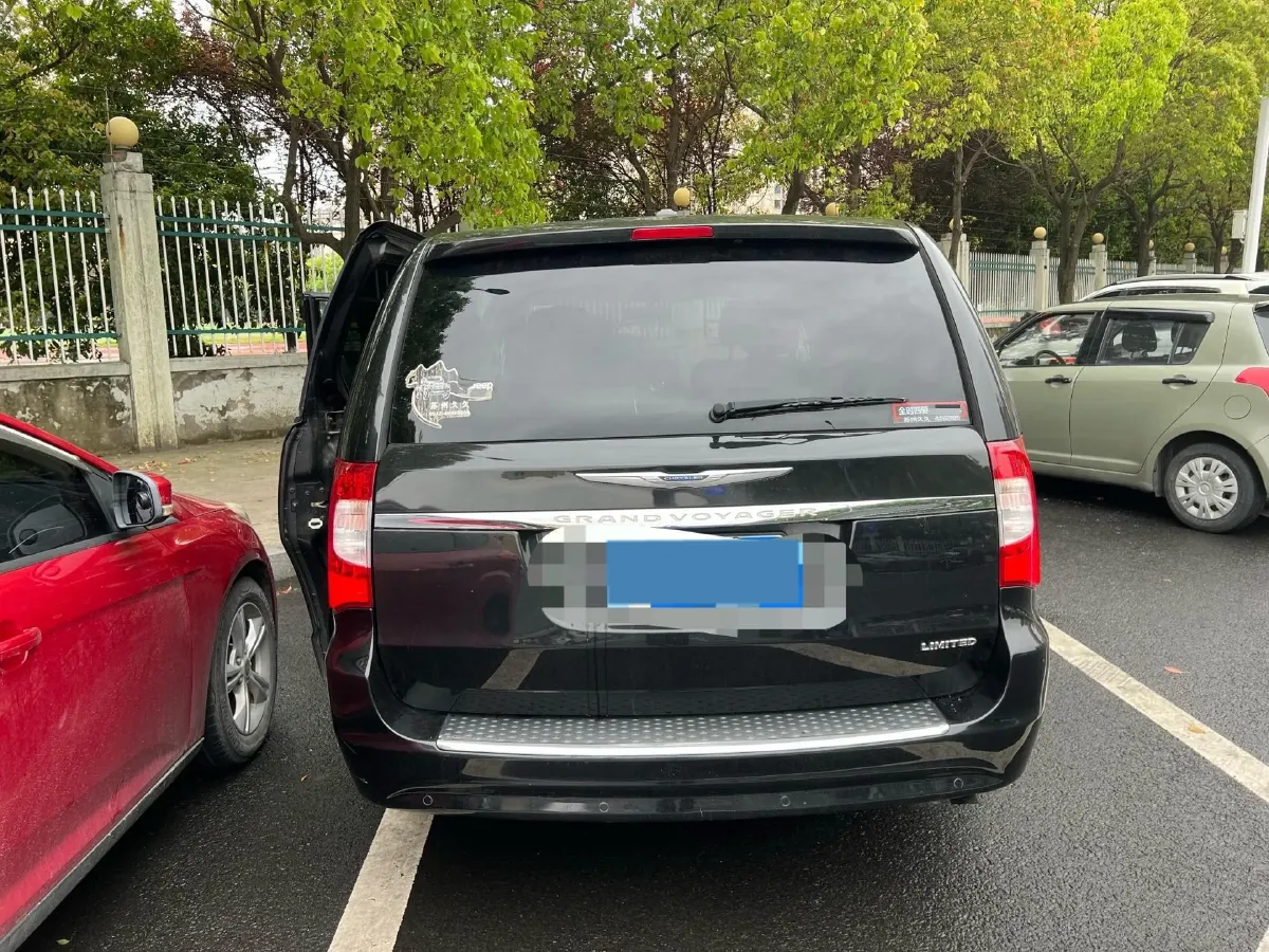 2013 Chrysler Pacifica 3.6L 283HP V6 6AT,autocango,china used car exporter,china ev exporter,chinese used car exporter,chinese used ev exporter