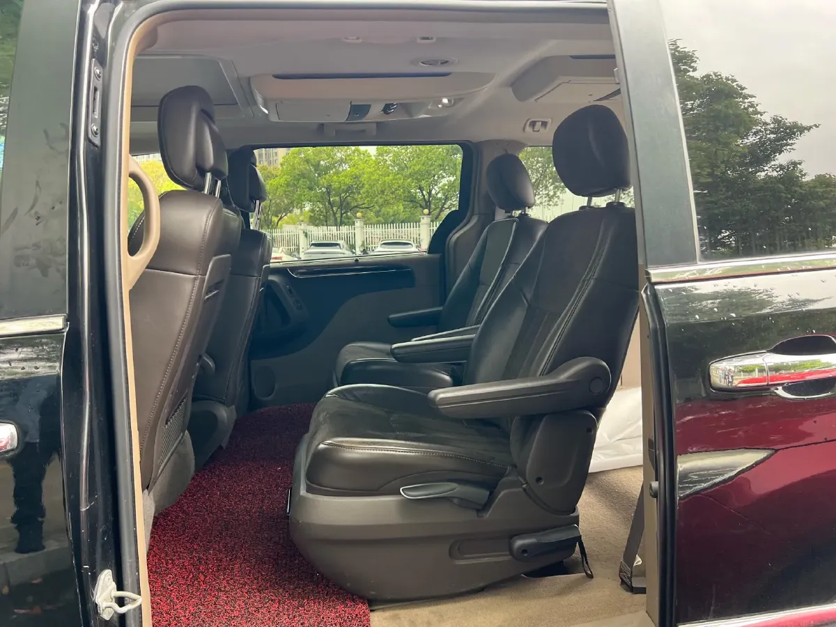 2013 Chrysler Pacifica 3.6L 283HP V6 6AT,autocango,china used car exporter,china ev exporter,chinese used car exporter,chinese used ev exporter