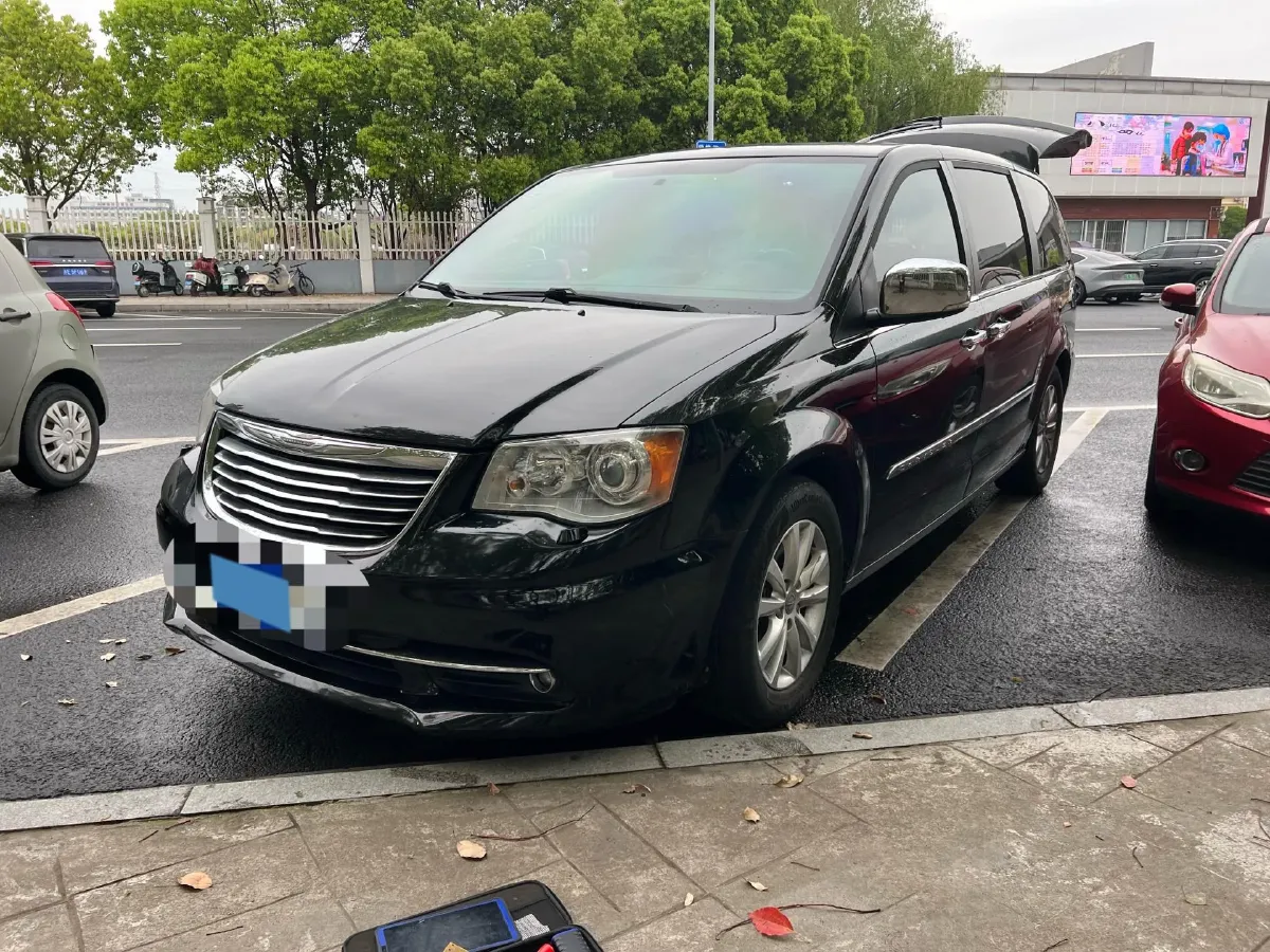 2013 Chrysler Pacifica 3.6L 283HP V6 6AT,autocango,china used car exporter,china ev exporter,chinese used car exporter,chinese used ev exporter