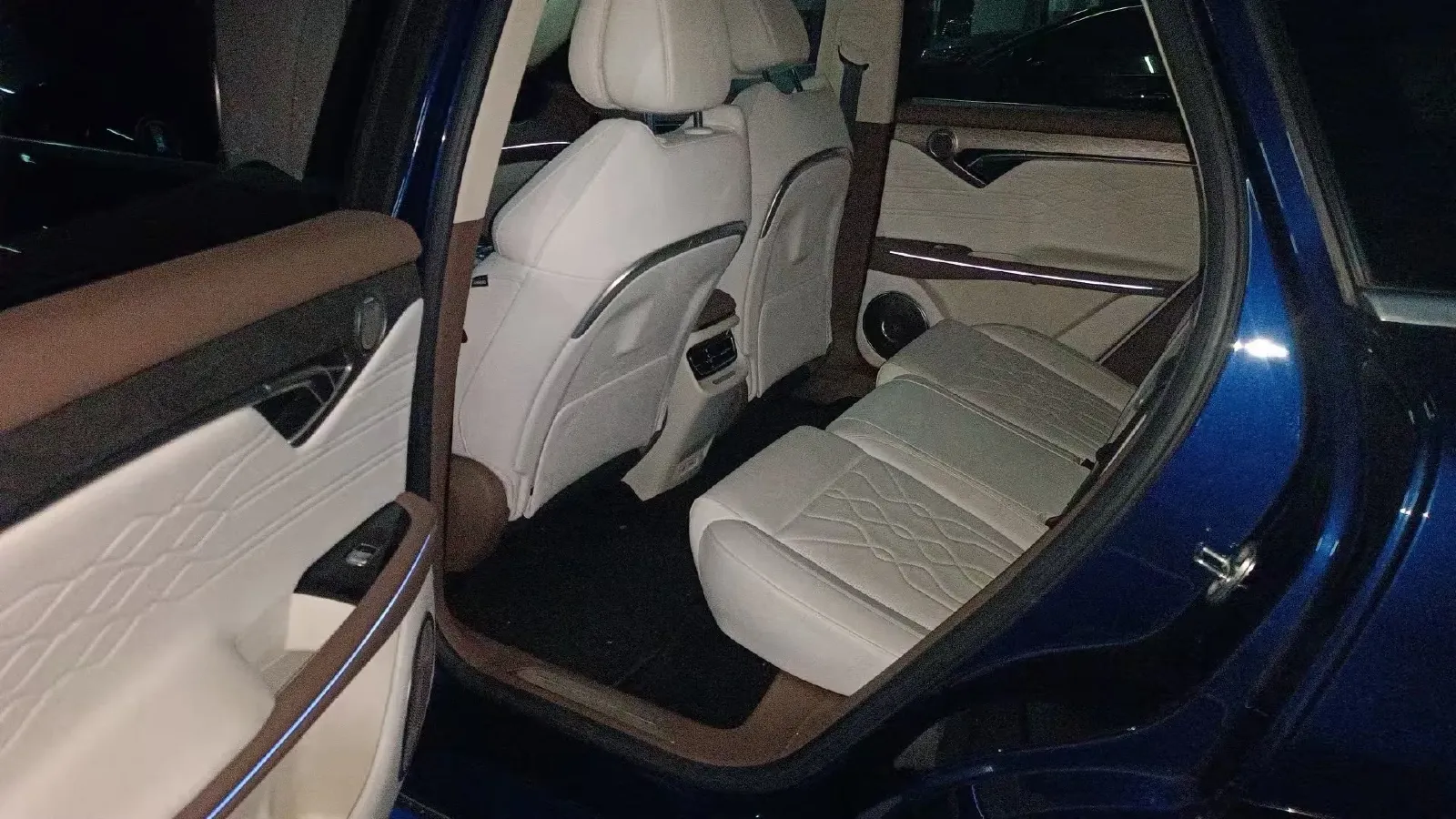 2021 Voyah FREE Range Extended 109HP REEV 33KWH,autocango,china used car exporter,china ev exporter,chinese used car exporter,chinese used ev exporter