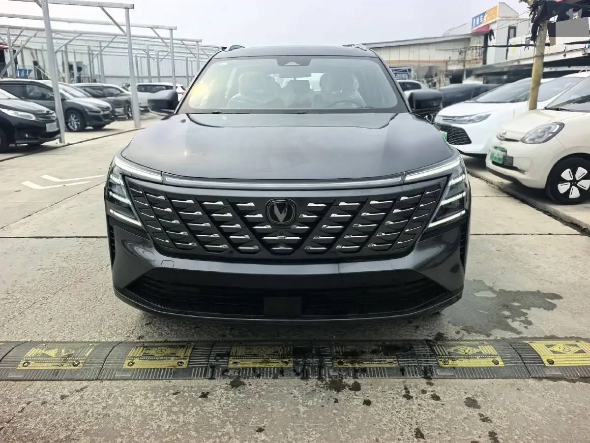 2025 ChangAn CS75 Plus 1.5T 192HP L4 8AT,autocango,china used car exporter,china ev exporter,chinese used car exporter,chinese used ev exporter