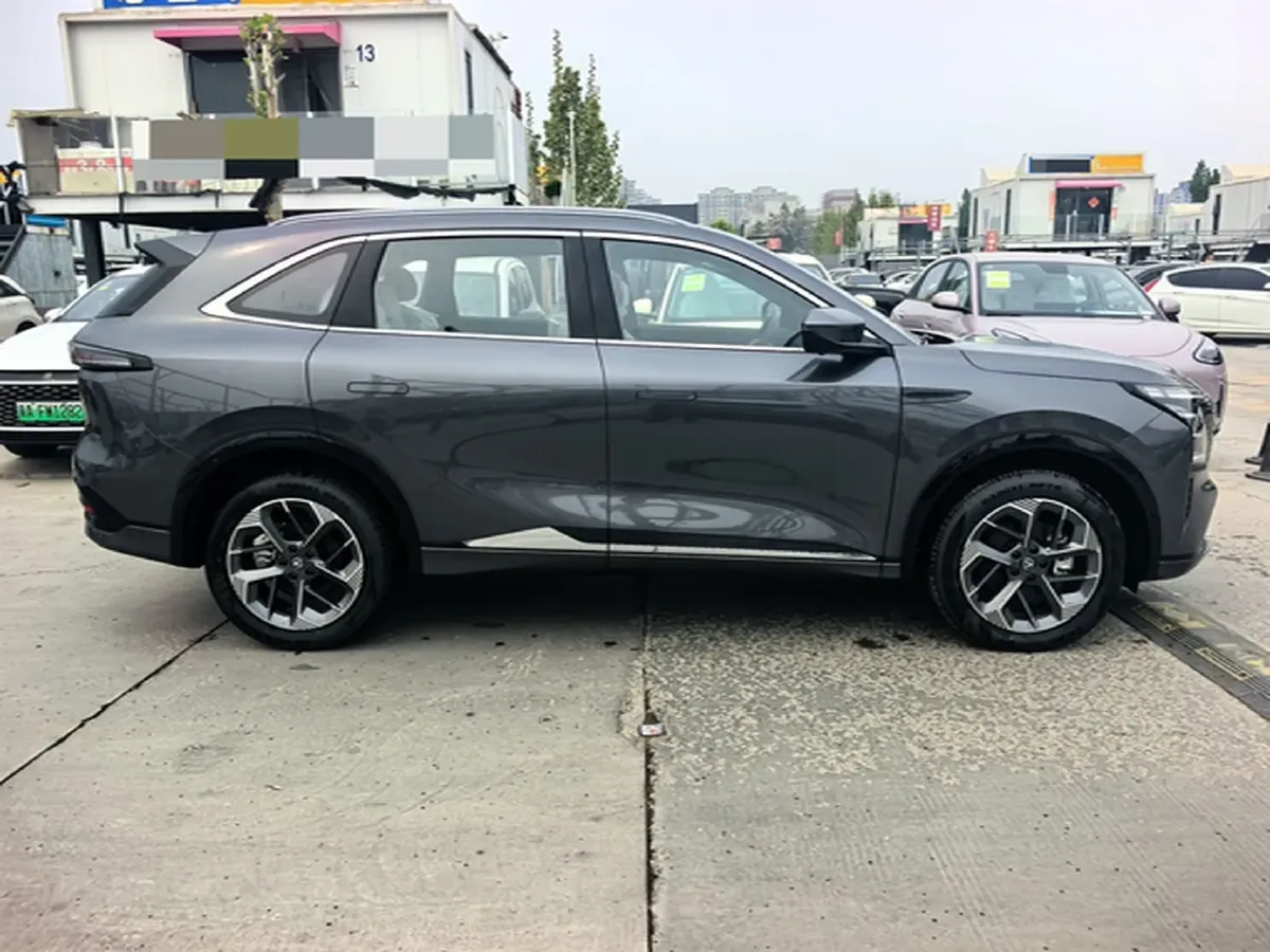 2025 ChangAn CS75 Plus 1.5T 192HP L4 8AT,autocango,china used car exporter,china ev exporter,chinese used car exporter,chinese used ev exporter