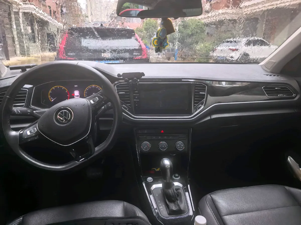 2021 Volkswagen T-Roc 1.4T 150HP L4 7DCT,autocango,china used car exporter,china ev exporter,chinese used car exporter,chinese used ev exporter