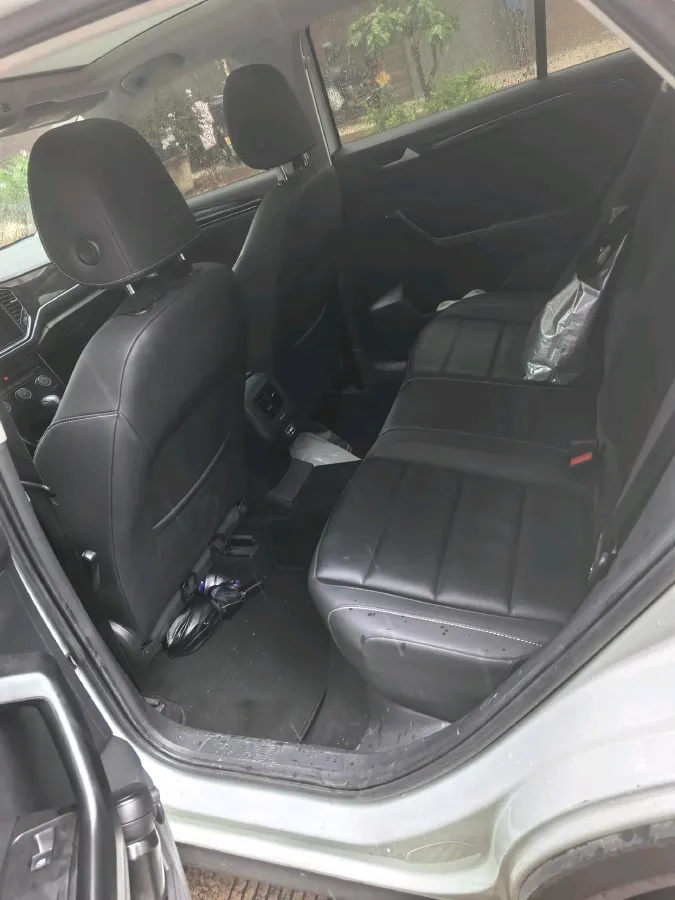 2021 Volkswagen T-Roc 1.4T 150HP L4 7DCT,autocango,china used car exporter,china ev exporter,chinese used car exporter,chinese used ev exporter