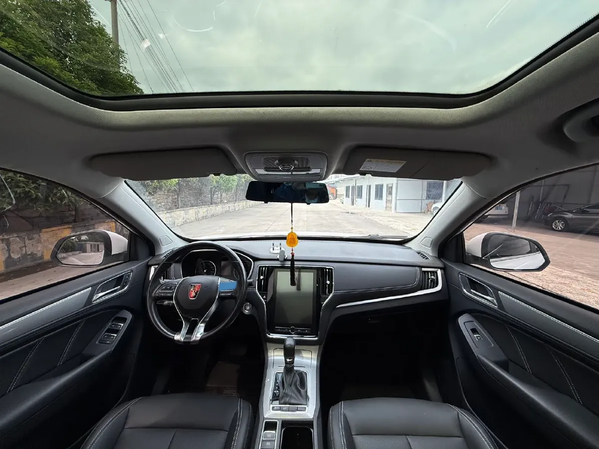 2020 Roewe i6 1.5T 169HP L4 7DCT,autocango,china used car exporter,china ev exporter,chinese used car exporter,chinese used ev exporter