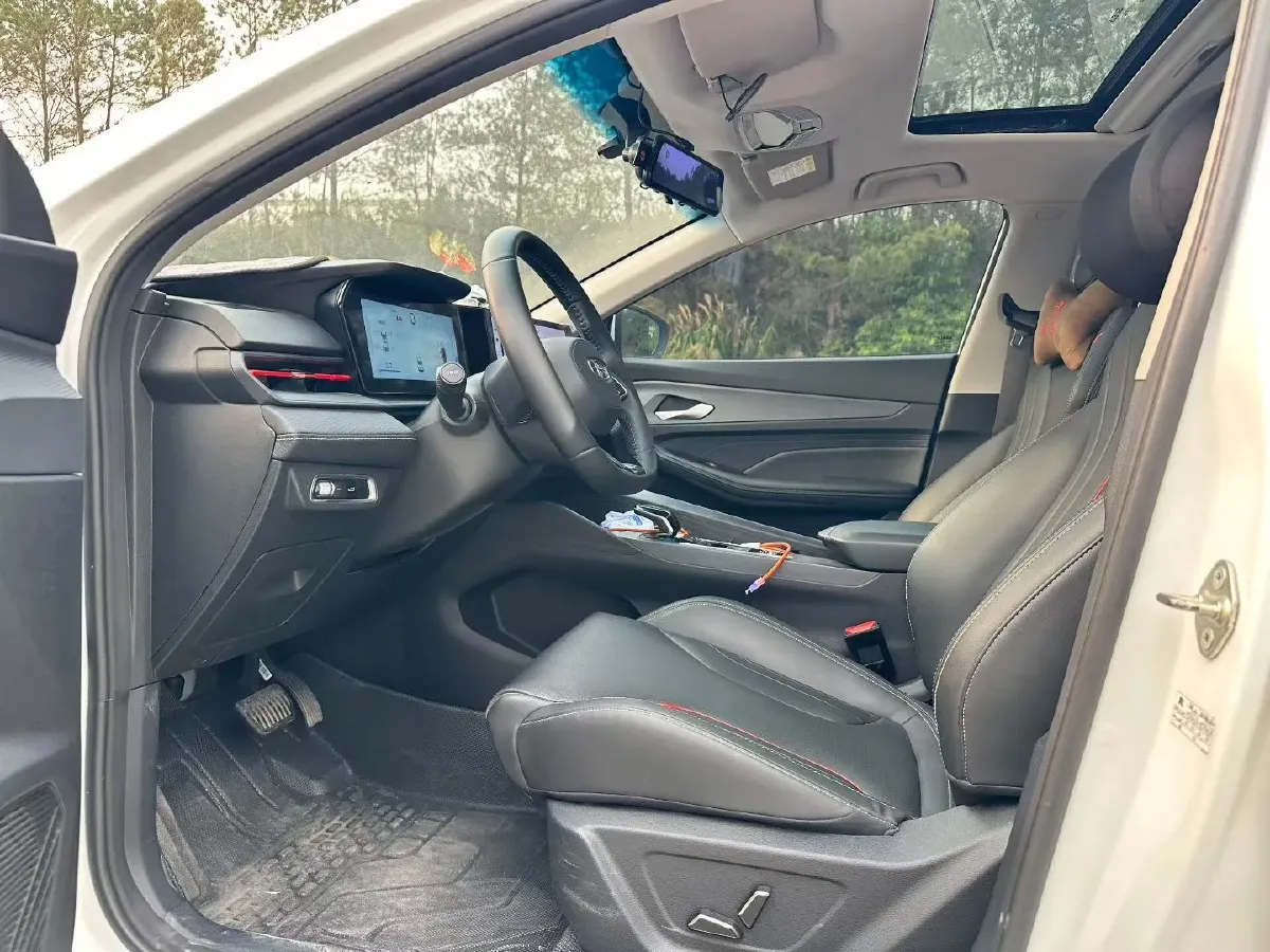 2022 Geely Binray 1.5T 181HP L4 7DCT,autocango,china used car exporter,china ev exporter,chinese used car exporter,chinese used ev exporter