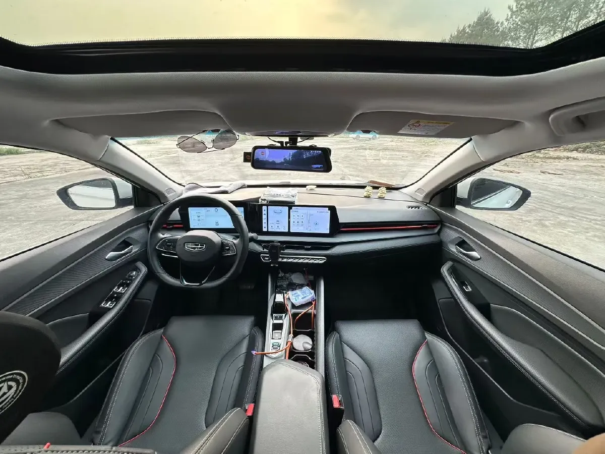 2022 Geely Binray 1.5T 181HP L4 7DCT,autocango,china used car exporter,china ev exporter,chinese used car exporter,chinese used ev exporter