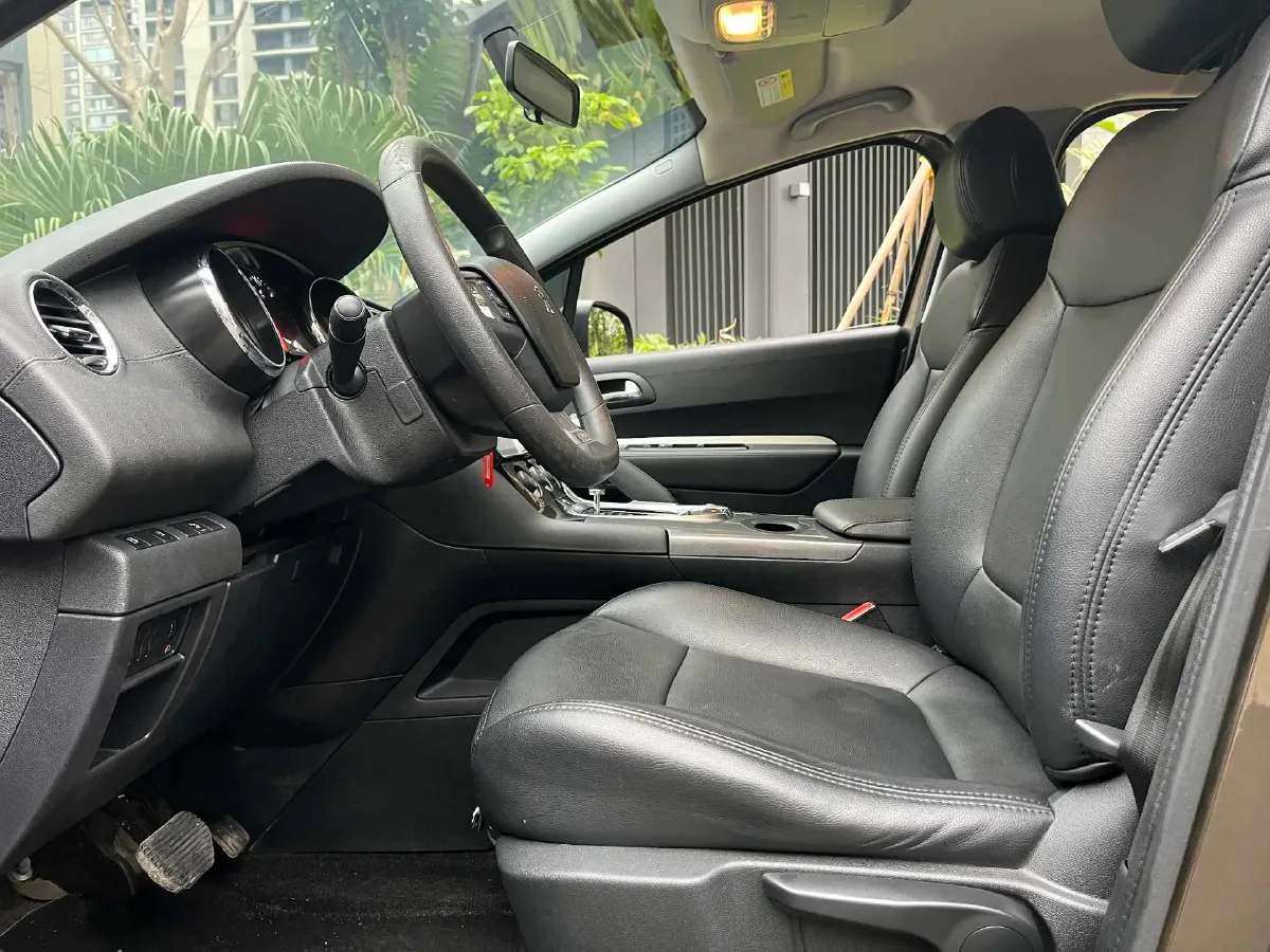 2018 Peugeot 3008 1.6T 167HP L4 6AT,autocango,china used car exporter,china ev exporter,chinese used car exporter,chinese used ev exporter