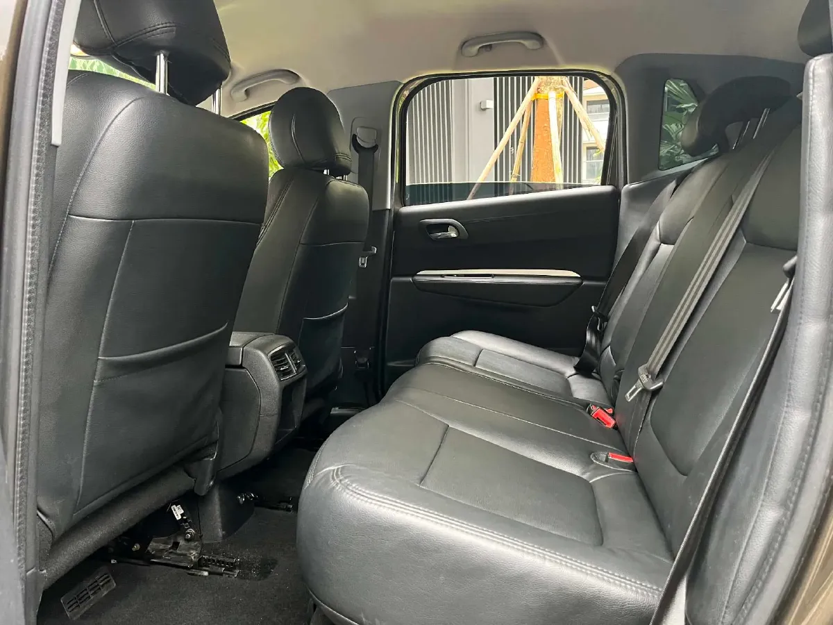 2018 Peugeot 3008 1.6T 167HP L4 6AT,autocango,china used car exporter,china ev exporter,chinese used car exporter,chinese used ev exporter