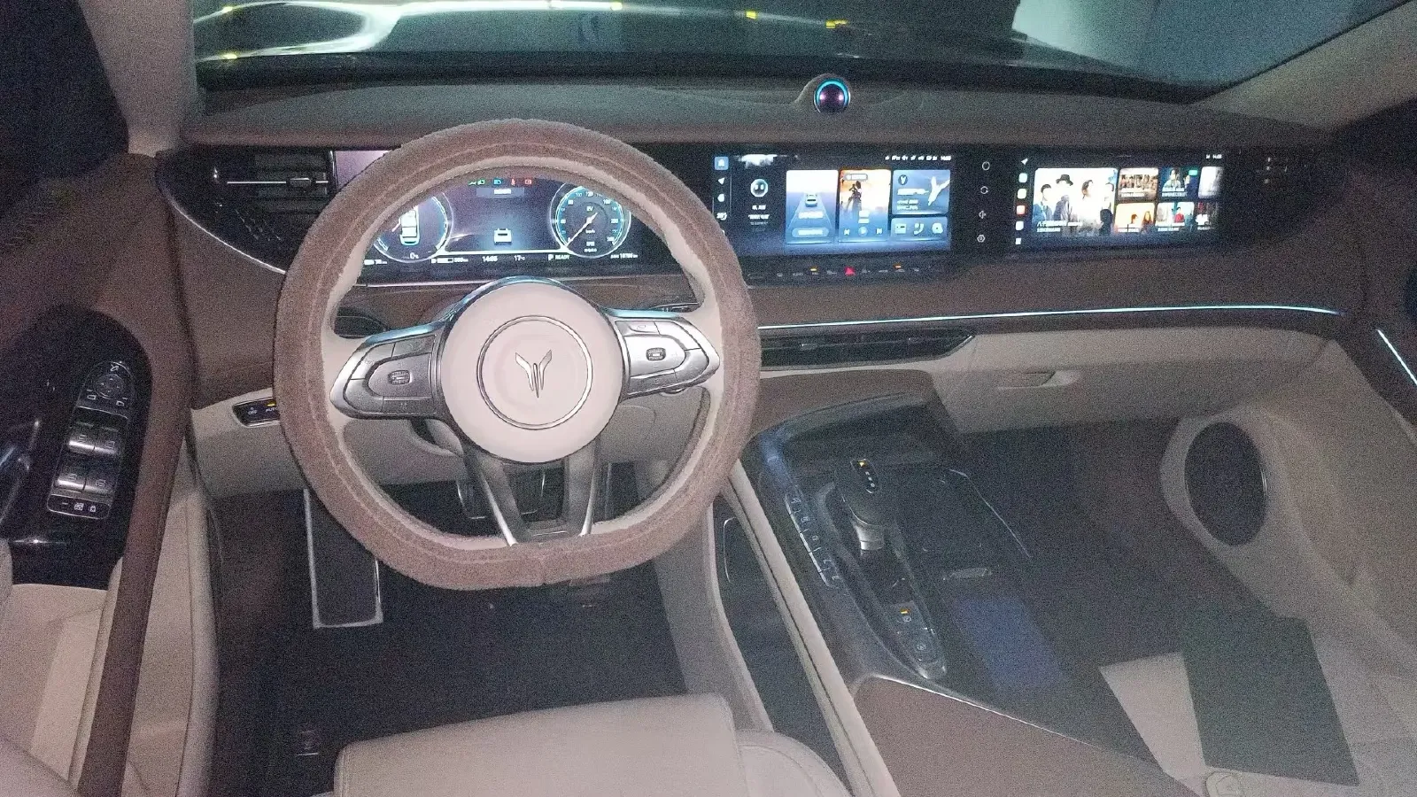 2021 Voyah FREE Range Extended 109HP REEV 33KWH,autocango,china used car exporter,china ev exporter,chinese used car exporter,chinese used ev exporter