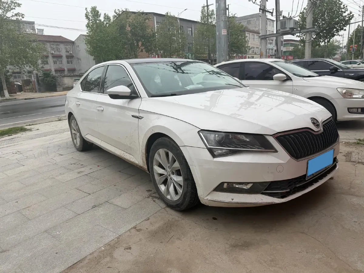2018 Skoda Superb 1.8T 180HP L4 7DCT,autocango,china used car exporter,china ev exporter,chinese used car exporter,chinese used ev exporter