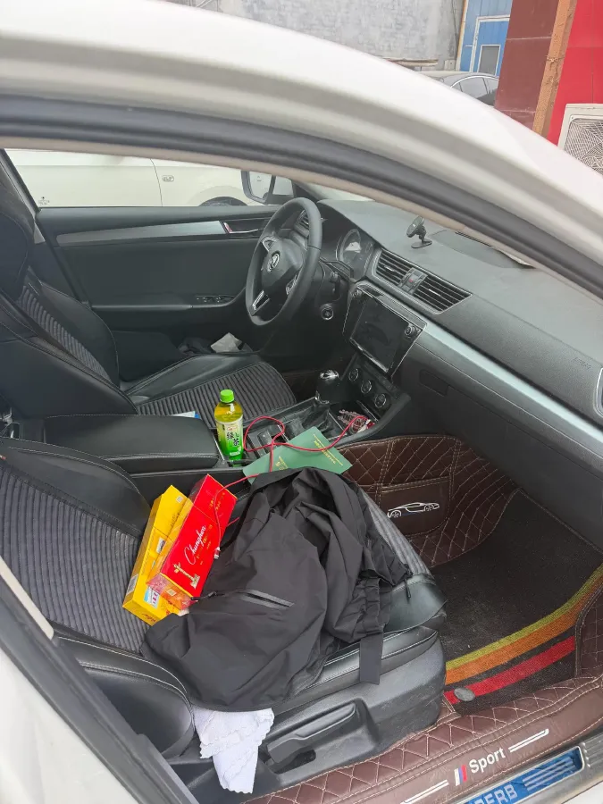 2018 Skoda Superb 1.8T 180HP L4 7DCT,autocango,china used car exporter,china ev exporter,chinese used car exporter,chinese used ev exporter