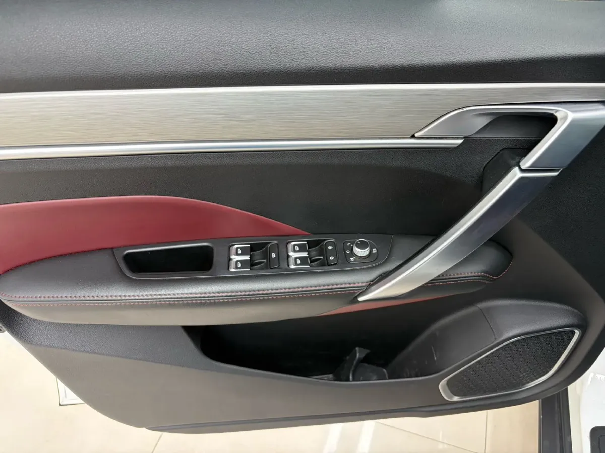 2021 Geely Coolray 1.4T 141HP L4 6DCT,autocango,china used car exporter,china ev exporter,chinese used car exporter,chinese used ev exporter