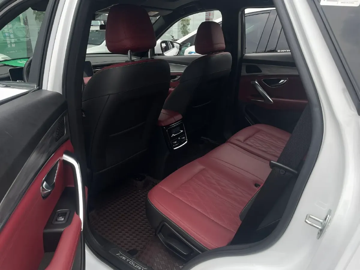 2023 ChangAn Oshan X7 Plus 1.5T 188HP L4 7DCT,autocango,china used car exporter,china ev exporter,chinese used car exporter,chinese used ev exporter