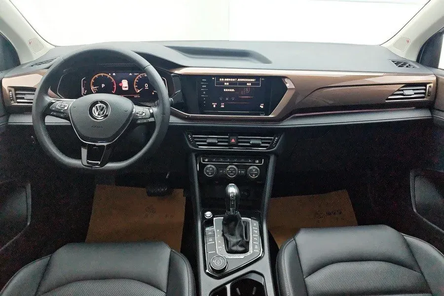 2020 Volkswagen Tharu 2.0T 186HP L4 7DCT,autocango,china used car exporter,china ev exporter,chinese used car exporter,chinese used ev exporter