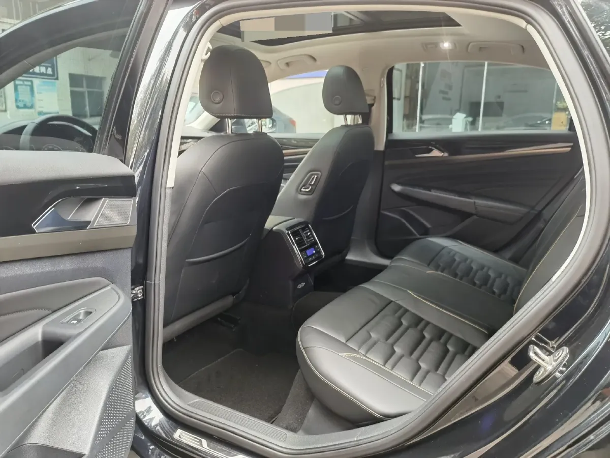 2019 Skoda Kodiak 2.0T 186HP L4 7DCT,autocango,china used car exporter,china ev exporter,chinese used car exporter,chinese used ev exporter