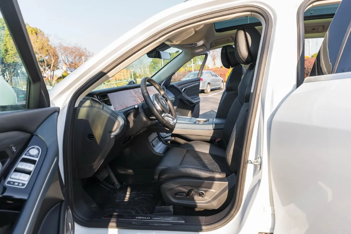 2024 Voyah FREE 1.5T 150HP L4 REEV 39.2KWH,autocango,china used car exporter,china ev exporter,chinese used car exporter,chinese used ev exporter