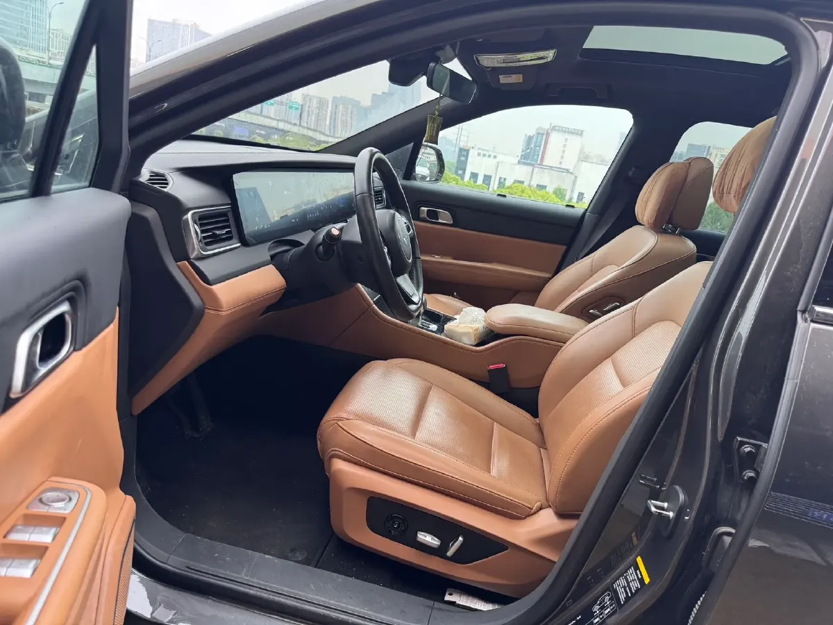 2021 Li ONE Range Extended 131HP REEV 40.5KWH,autocango,china used car exporter,china ev exporter,chinese used car exporter,chinese used ev exporter