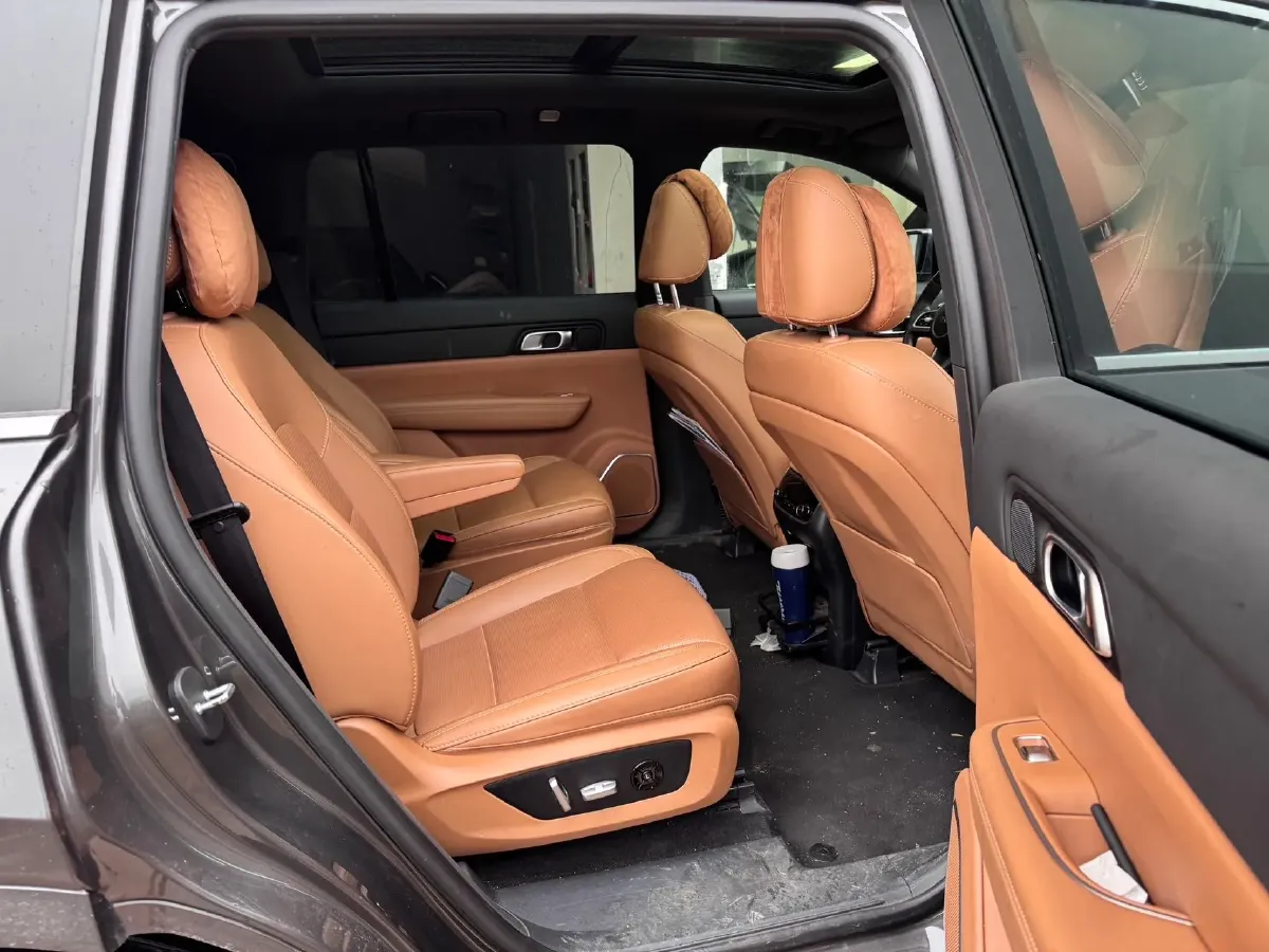 2021 Li ONE Range Extended 131HP REEV 40.5KWH,autocango,china used car exporter,china ev exporter,chinese used car exporter,chinese used ev exporter