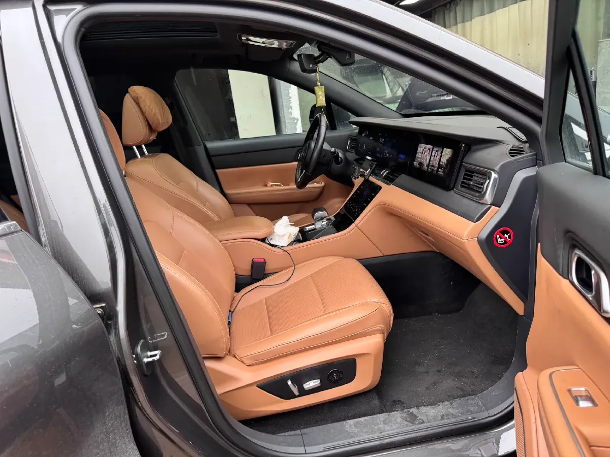 2021 Li ONE Range Extended 131HP REEV 40.5KWH,autocango,china used car exporter,china ev exporter,chinese used car exporter,chinese used ev exporter