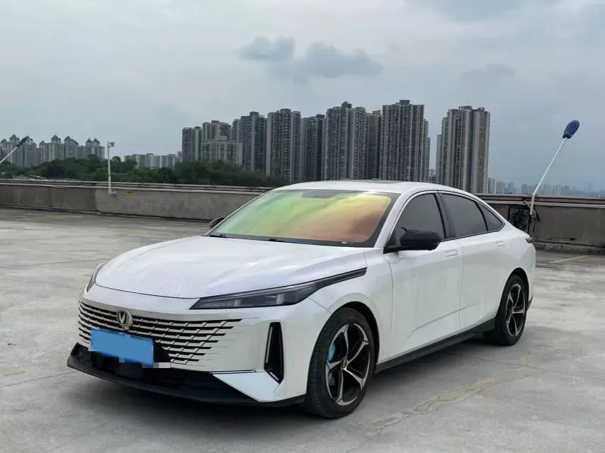 2023 ChangAn Oshan Z6 1.5T 188HP L4 7DCT,autocango,china used car exporter,china ev exporter,chinese used car exporter,chinese used ev exporter