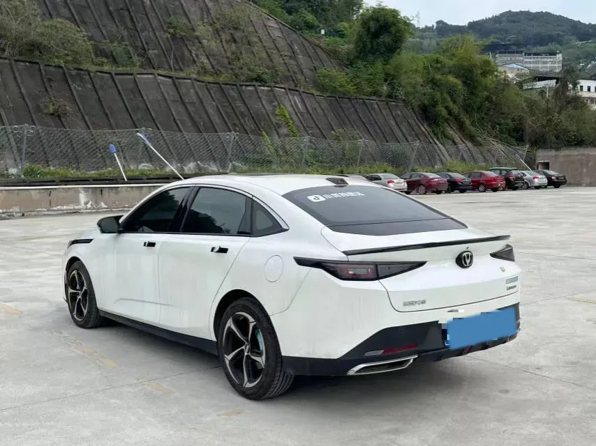 2023 ChangAn Oshan Z6 1.5T 188HP L4 7DCT,autocango,china used car exporter,china ev exporter,chinese used car exporter,chinese used ev exporter