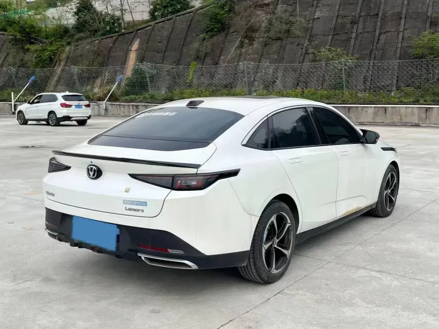2023 ChangAn Oshan Z6 1.5T 188HP L4 7DCT,autocango,china used car exporter,china ev exporter,chinese used car exporter,chinese used ev exporter