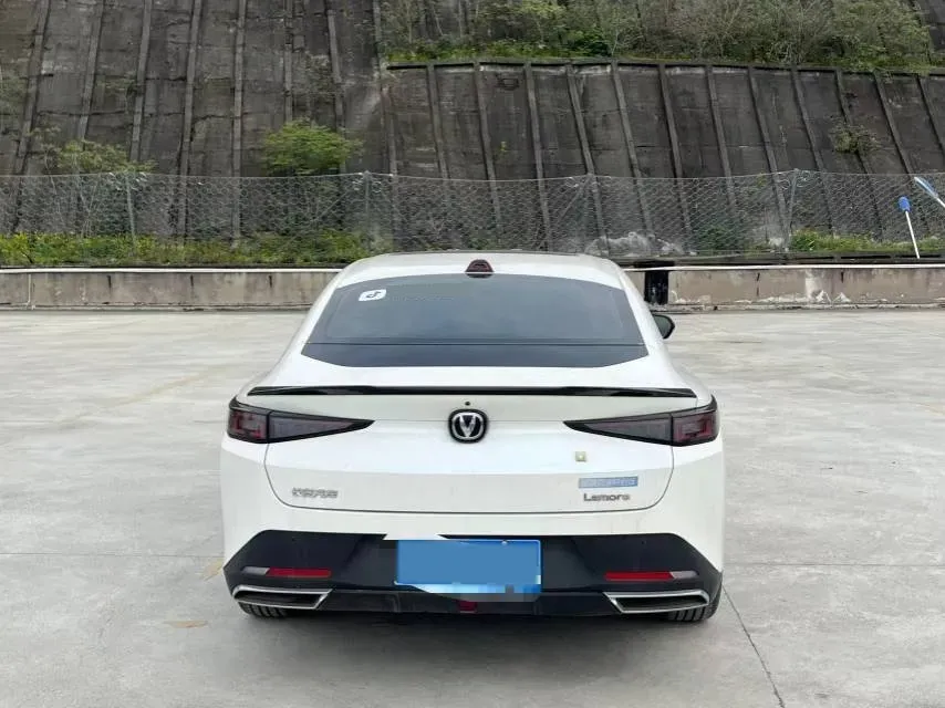 2023 ChangAn Oshan Z6 1.5T 188HP L4 7DCT,autocango,china used car exporter,china ev exporter,chinese used car exporter,chinese used ev exporter