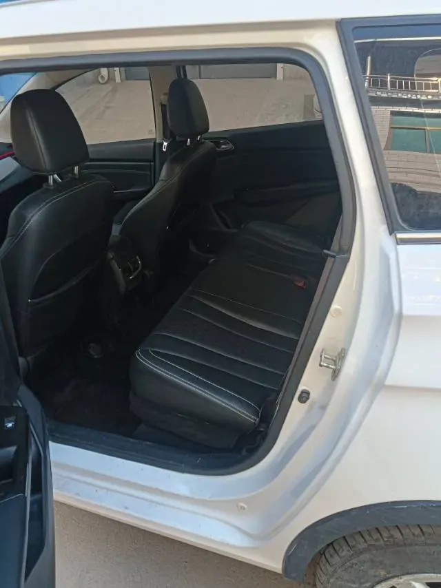 2018 BaoJun 360 1.5L 112HP L4 6MT,autocango,china used car exporter,china ev exporter,chinese used car exporter,chinese used ev exporter