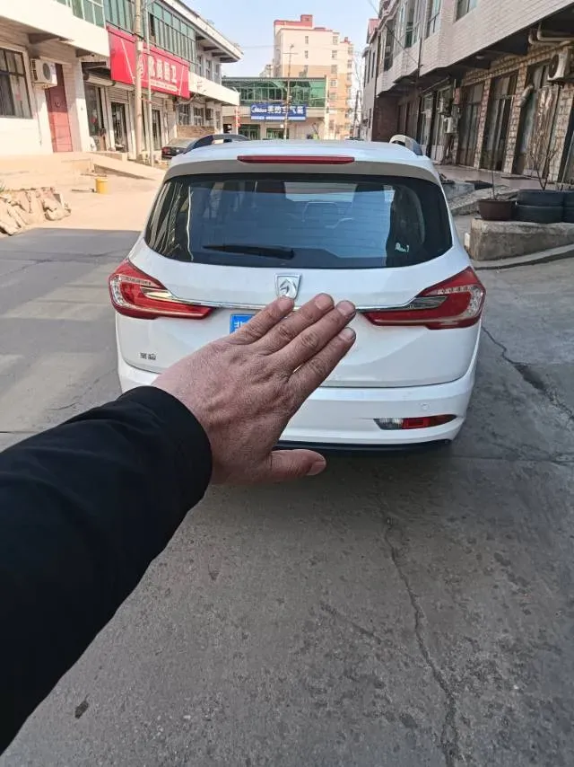 2018 BaoJun 360 1.5L 112HP L4 6MT,autocango,china used car exporter,china ev exporter,chinese used car exporter,chinese used ev exporter