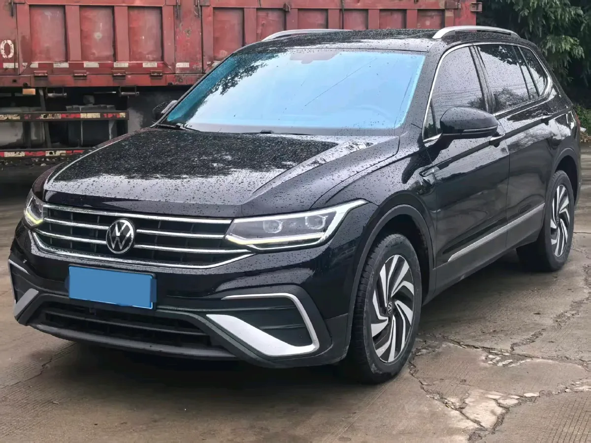 2025 Volkswagen Tiguan L 2.0T 186HP L4 7DCT,autocango,china used car exporter,china ev exporter,chinese used car exporter,chinese used ev exporter