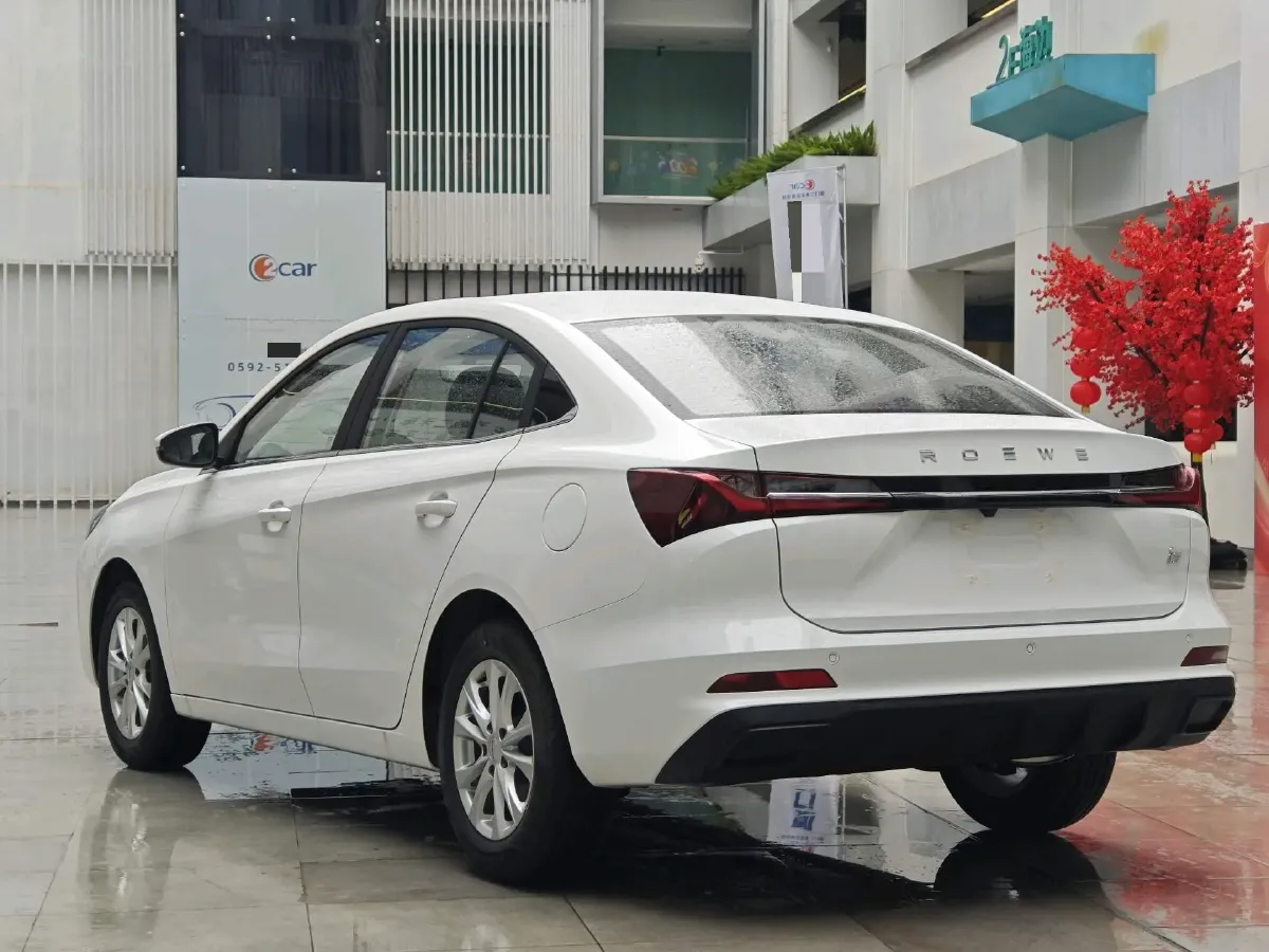 2026 Roewe i5 1.5L 129HP L4 CVT,autocango,china used car exporter,china ev exporter,chinese used car exporter,chinese used ev exporter