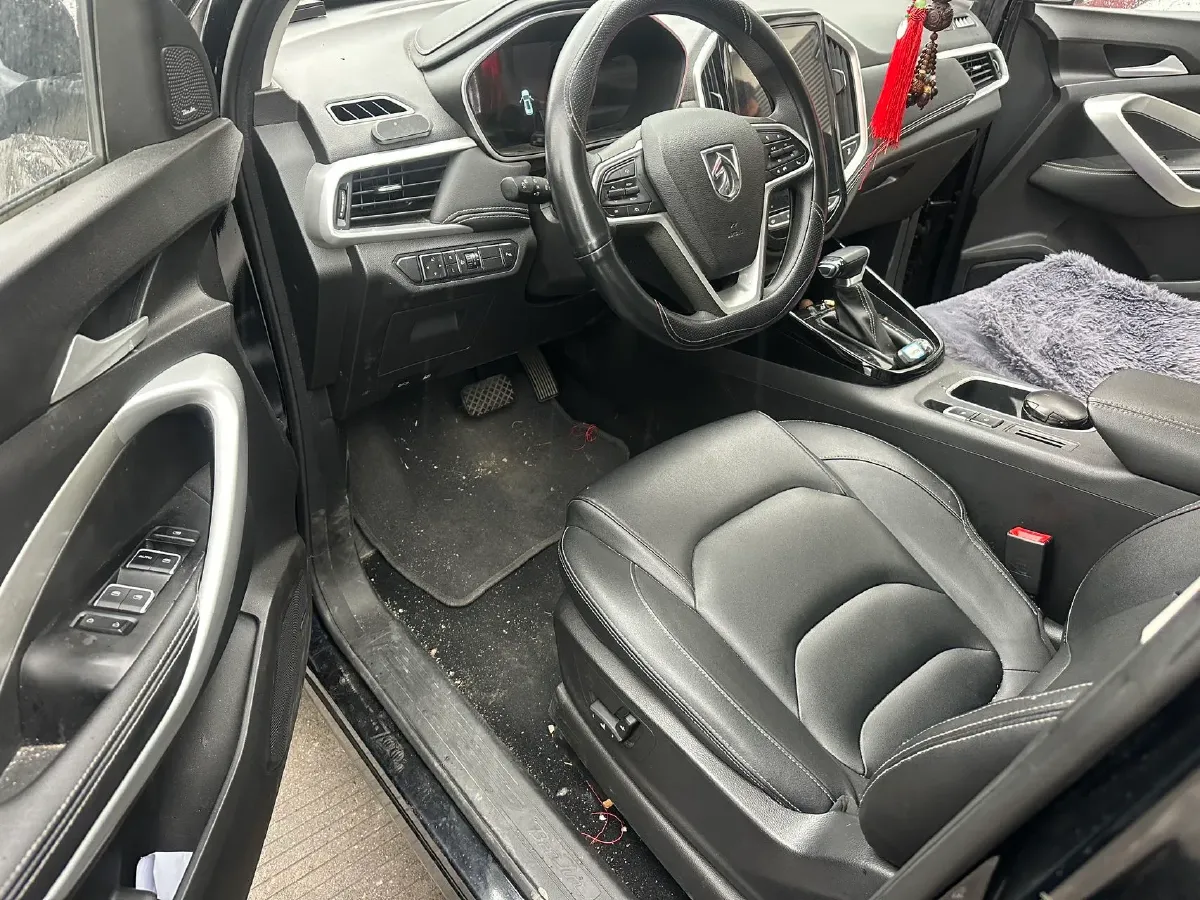 2018 BaoJun 530 1.5T 150HP L4 6MT,autocango,china used car exporter,china ev exporter,chinese used car exporter,chinese used ev exporter