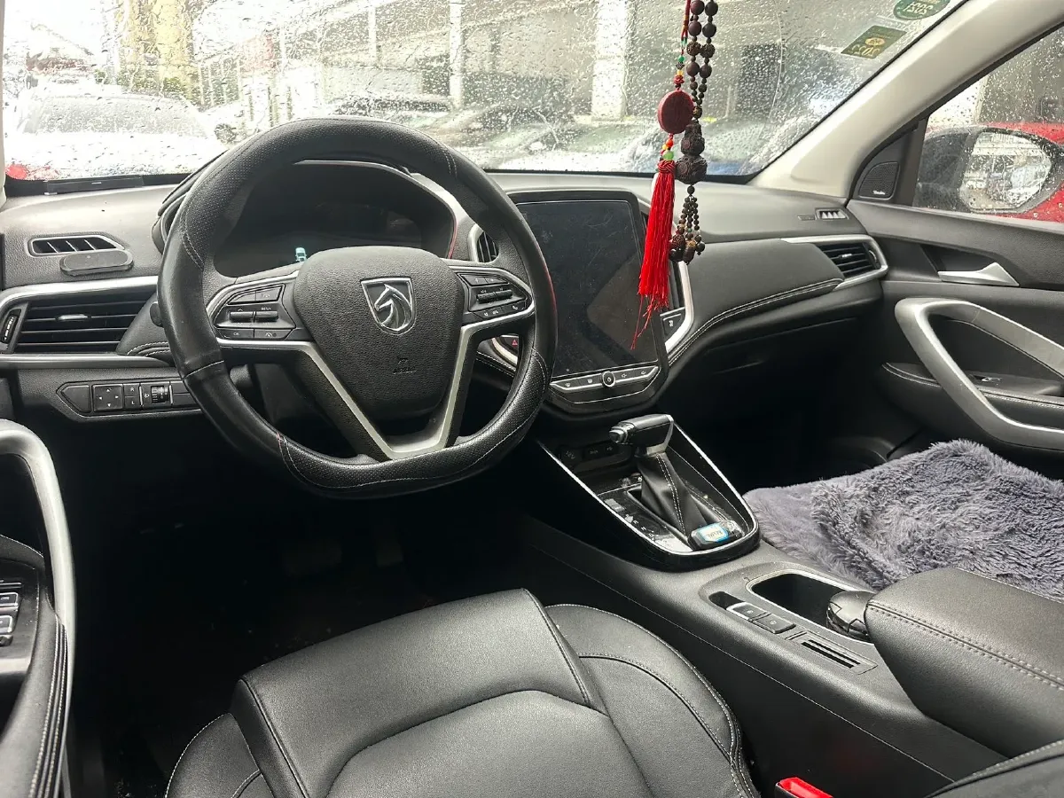 2018 BaoJun 530 1.5T 150HP L4 6MT,autocango,china used car exporter,china ev exporter,chinese used car exporter,chinese used ev exporter