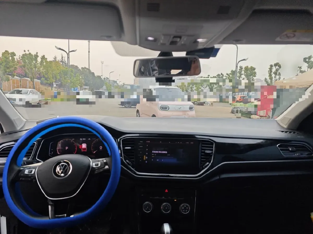 2021 Volkswagen T-Roc 1.4T 150HP L4 7DCT,autocango,china used car exporter,china ev exporter,chinese used car exporter,chinese used ev exporter