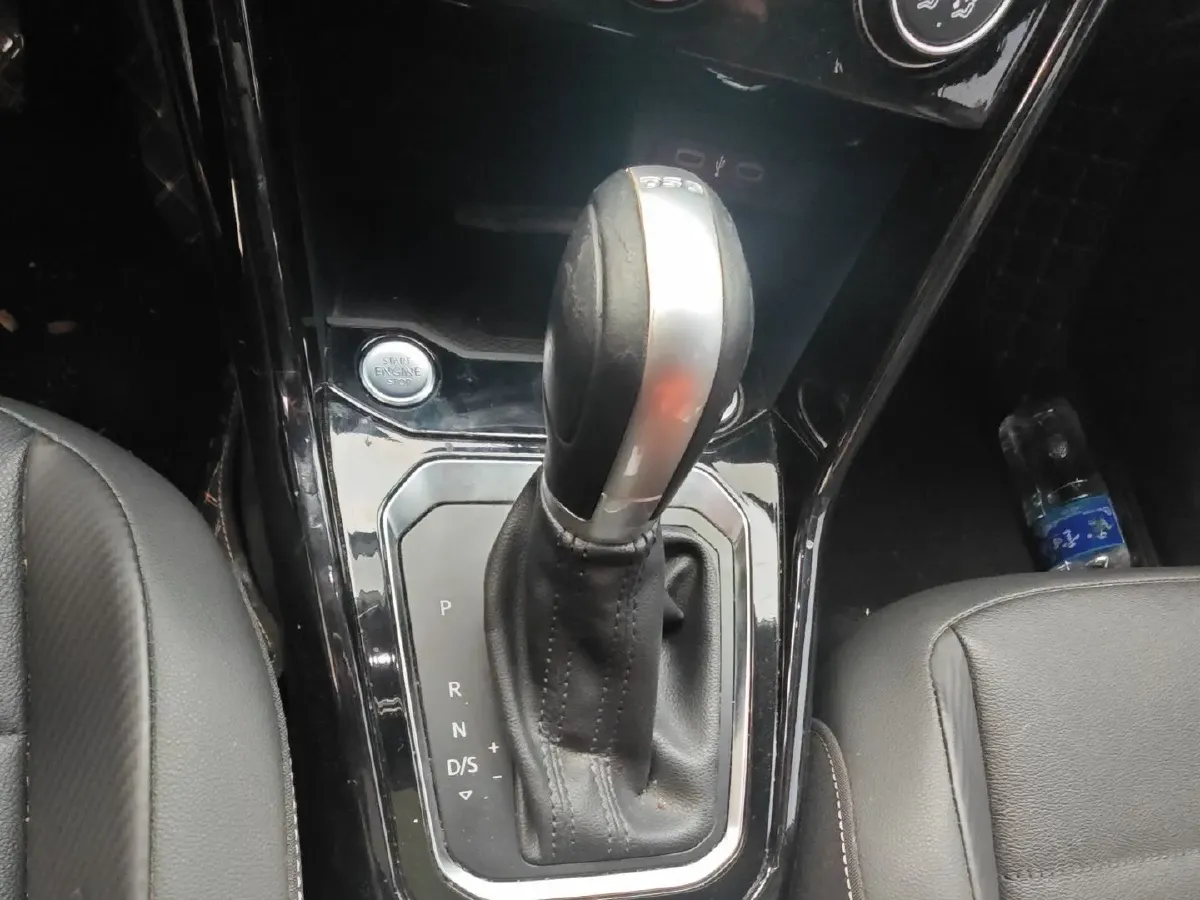 2021 Volkswagen T-Roc 1.4T 150HP L4 7DCT,autocango,china used car exporter,china ev exporter,chinese used car exporter,chinese used ev exporter