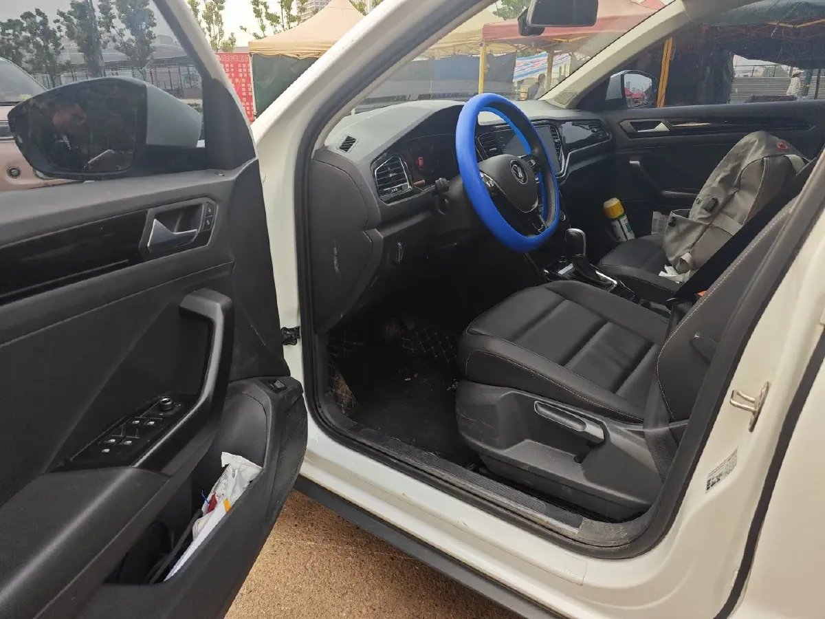 2021 Volkswagen T-Roc 1.4T 150HP L4 7DCT,autocango,china used car exporter,china ev exporter,chinese used car exporter,chinese used ev exporter