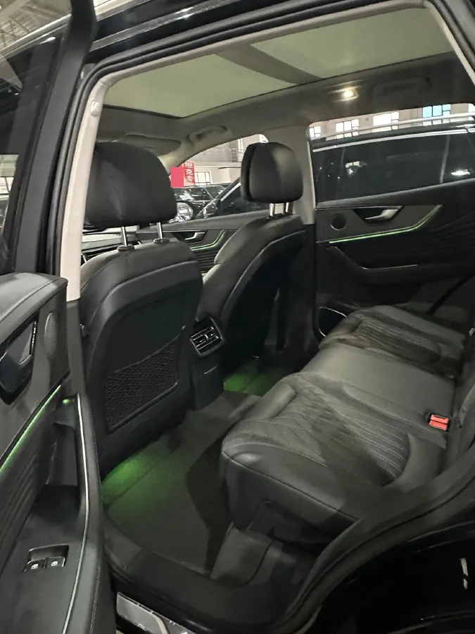 2023 HongQi HS5 2.0T 252HP L4 8AT,autocango,china used car exporter,china ev exporter,chinese used car exporter,chinese used ev exporter