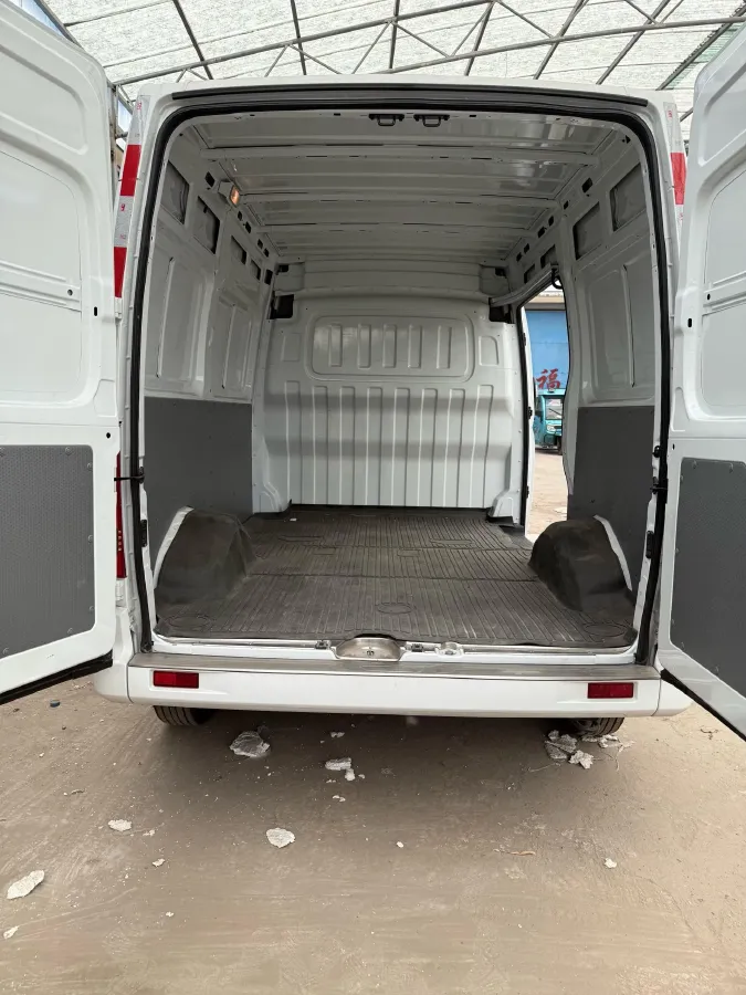 2024 MAXUS XinTu V80 2.0T 147HP L4 6SMG,autocango,china used car exporter,china ev exporter,chinese used car exporter,chinese used ev exporter