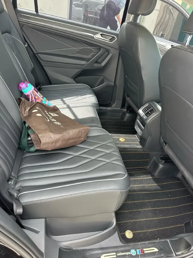 2024 Volkswagen Tiguan L 2.0T 186HP L4 7DCT,autocango,china used car exporter,china ev exporter,chinese used car exporter,chinese used ev exporter