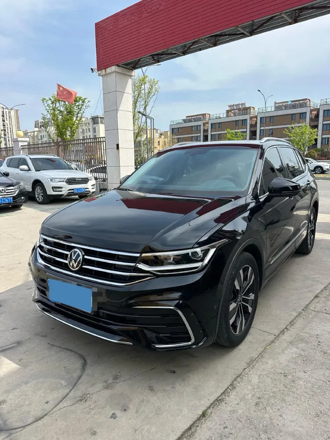 2024 Volkswagen Tiguan L 2.0T 186HP L4 7DCT,autocango,china used car exporter,china ev exporter,chinese used car exporter,chinese used ev exporter