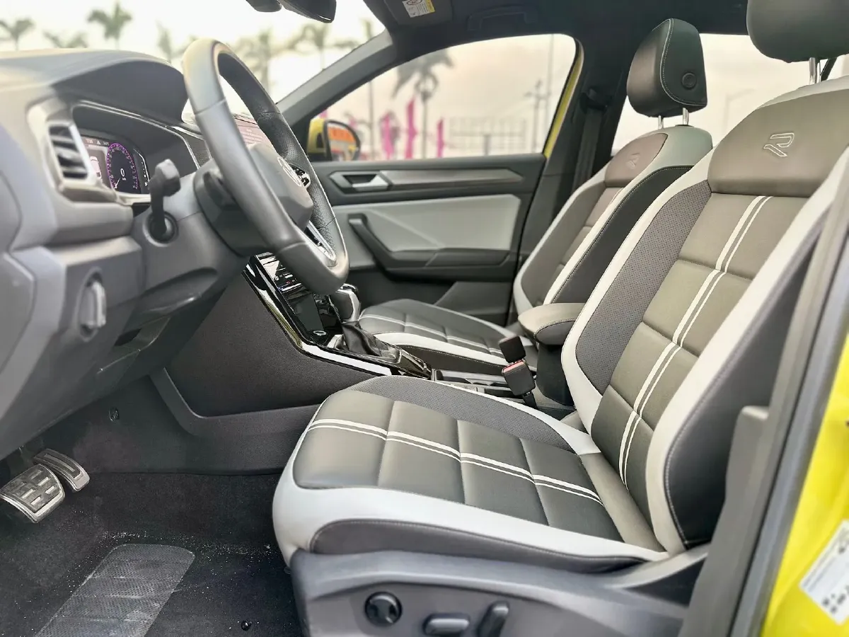 2023 Volkswagen T-Roc 1.5T 160HP L4 7DCT,autocango,china used car exporter,china ev exporter,chinese used car exporter,chinese used ev exporter