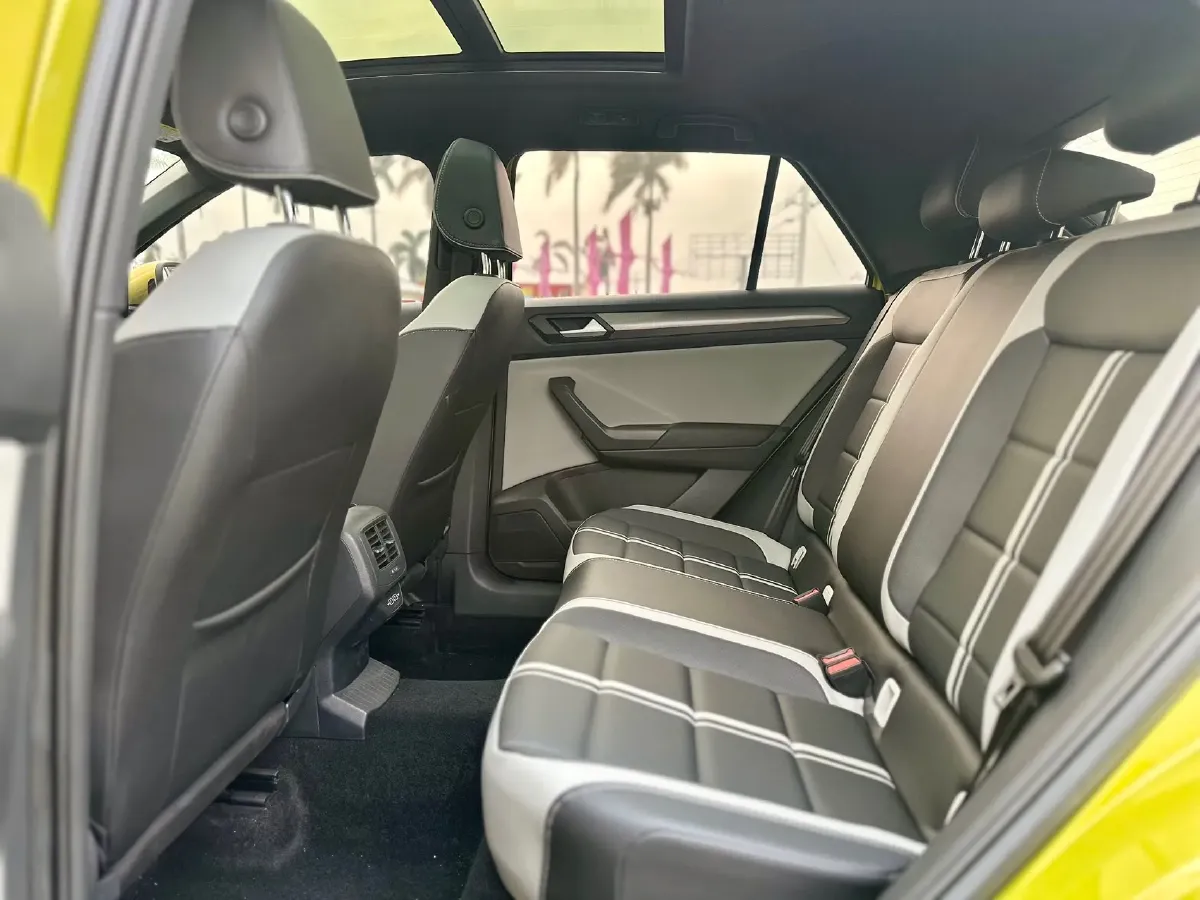 2023 Volkswagen T-Roc 1.5T 160HP L4 7DCT,autocango,china used car exporter,china ev exporter,chinese used car exporter,chinese used ev exporter